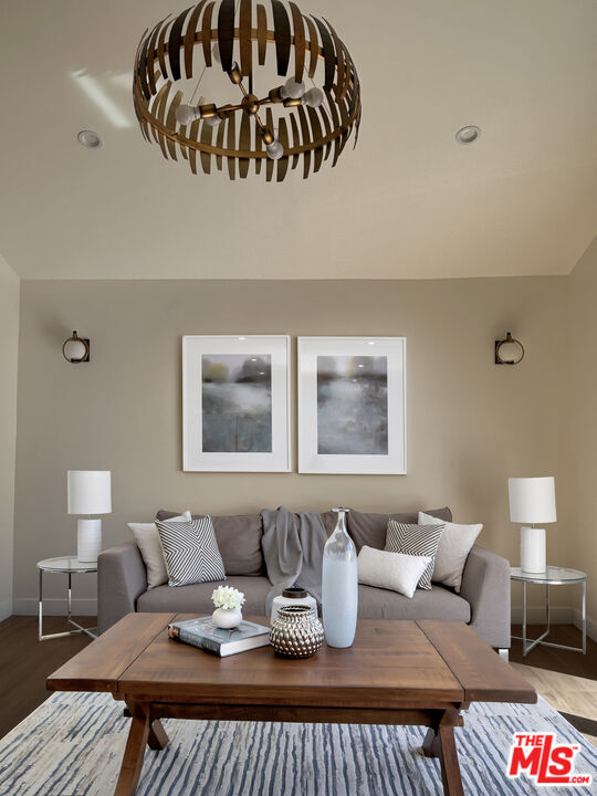 Photo - 17209 Keswick St