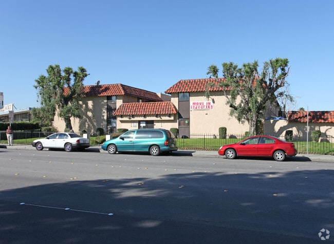 Photo - El Paraiso Apts