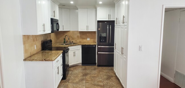 Photo - 312 N Louise St Unit 108