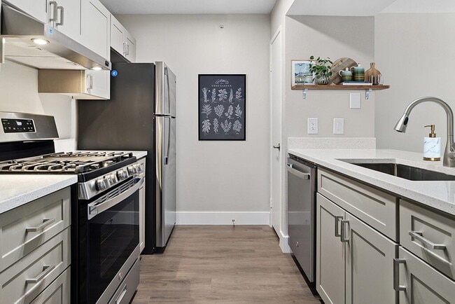 Building Photo - Deerwood Apartments