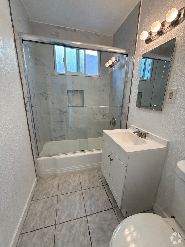 Building Photo - 8729 Lyndora St Rental