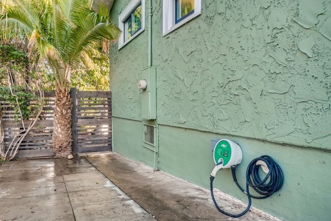 Photo - Quaint Remodeled 2 Bedroom Home in South Park