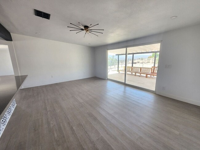 Photo - ****MOVE IN SPECIAL! $200 OFF 1ST MONTHS RENT****