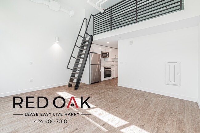 Building Photo - 1860 N Western Ave Unit 122 Rental