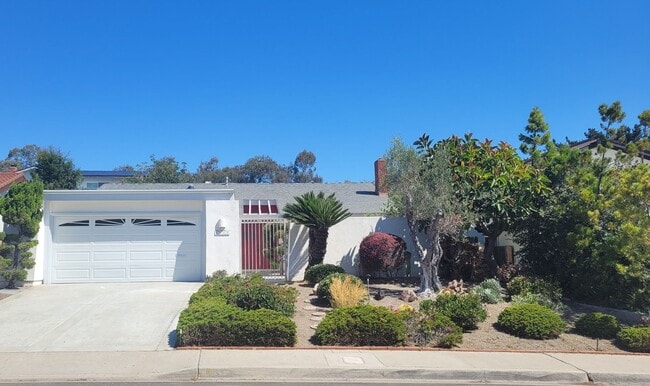 Building Photo - Beautifull 4 Bed 2 Bath In UTC Area