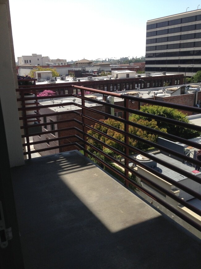 Photo - 125 N Raymond Ave