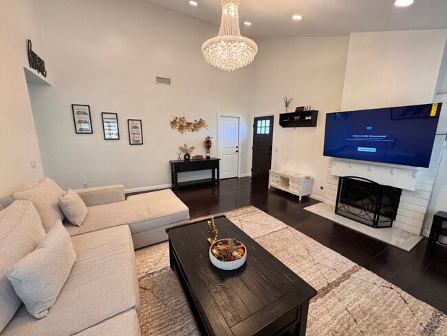 Photo - 11686 Mindanao St