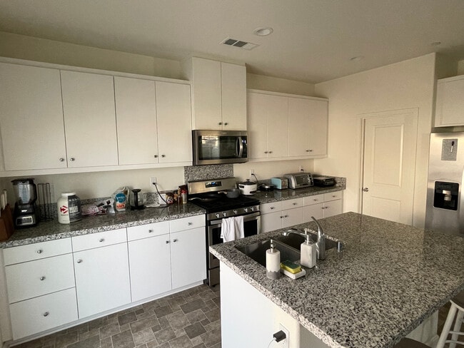 Photo - 27474 Basalt Way