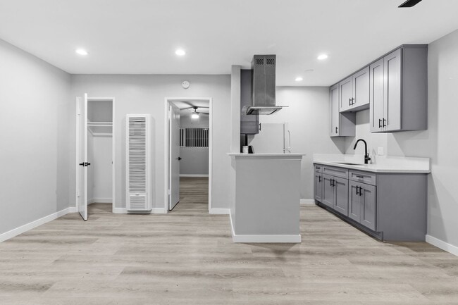 Photo - 1655 W Malvern Ave Unit 1701-05