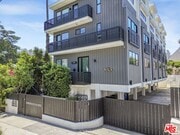Photo - 1447 N Martel Ave Townhome