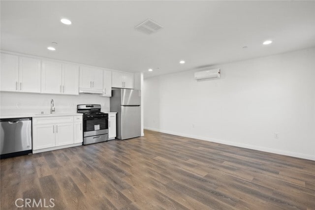 Photo - 11560 Archwood St