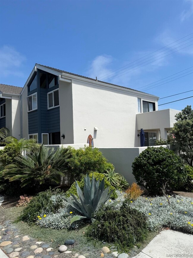 Photo - 2305 Camino Del Mar Townhome