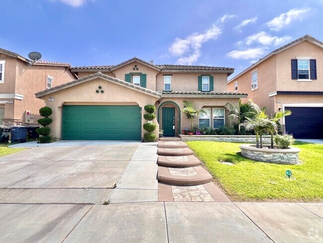 Building Photo - Spacious 4 Bed, 3 Bath Two-Story Home with...