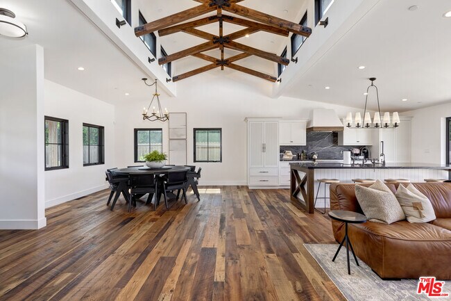 Photo - 6711 Wandermere Rd