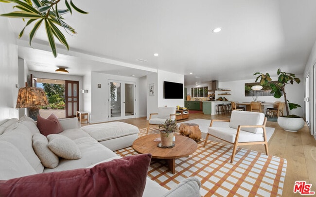 Photo - 6202 Frondosa Dr