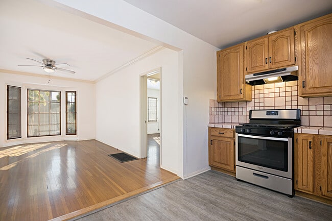 Building Photo - 853 N Citrus Ave Unit 853