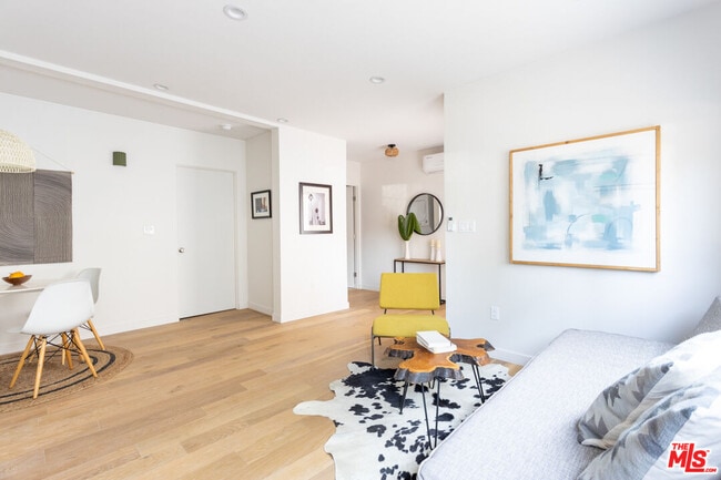 Photo - 1946-1944 Preston Ave