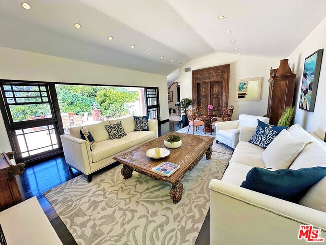 Building Photo - 12751 Mulholland Dr Rental