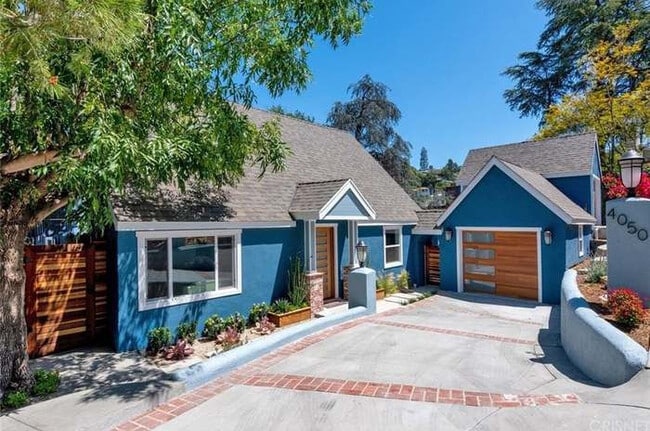 Front of house and garage - 4050 Davana Rd House