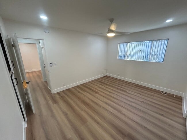 Photo - 8208 Romaine St Unit 1