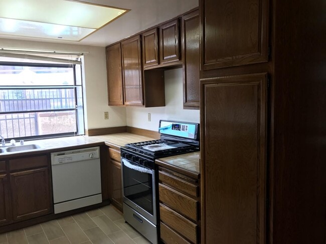Kitchen - 5339 Peck Rd Unit A
