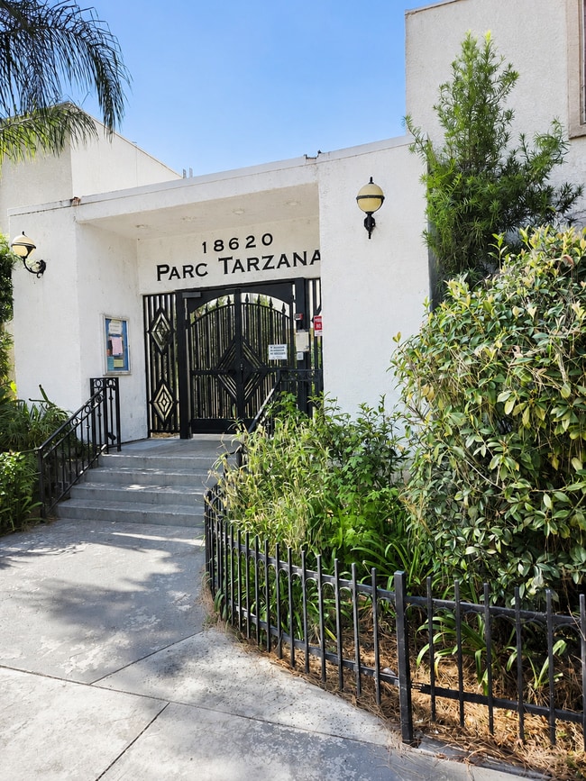 Photo - 18620 Hatteras St Unit #271