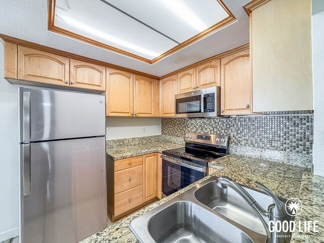 Photo - SD: Bright 2BD/2BA Condo in Golden Hill with In-Unit Laundry & Tandem Parking Unit 276