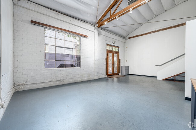 2BR, 2BA - 1348SF - Dining Room - Studios at Walnut Unit 5