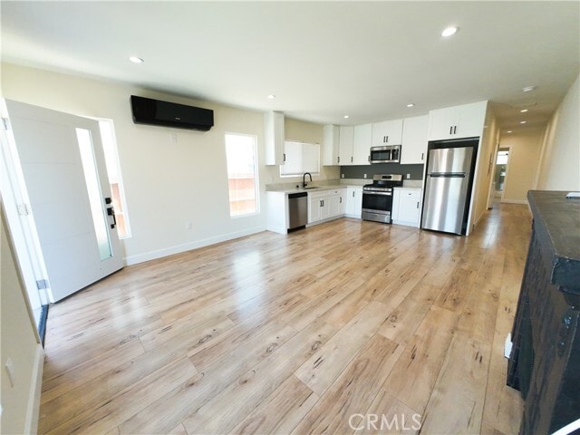 Photo - 614 W 84th St