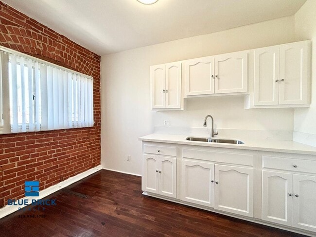 Photo - 147 Normandie Ave Unit 304