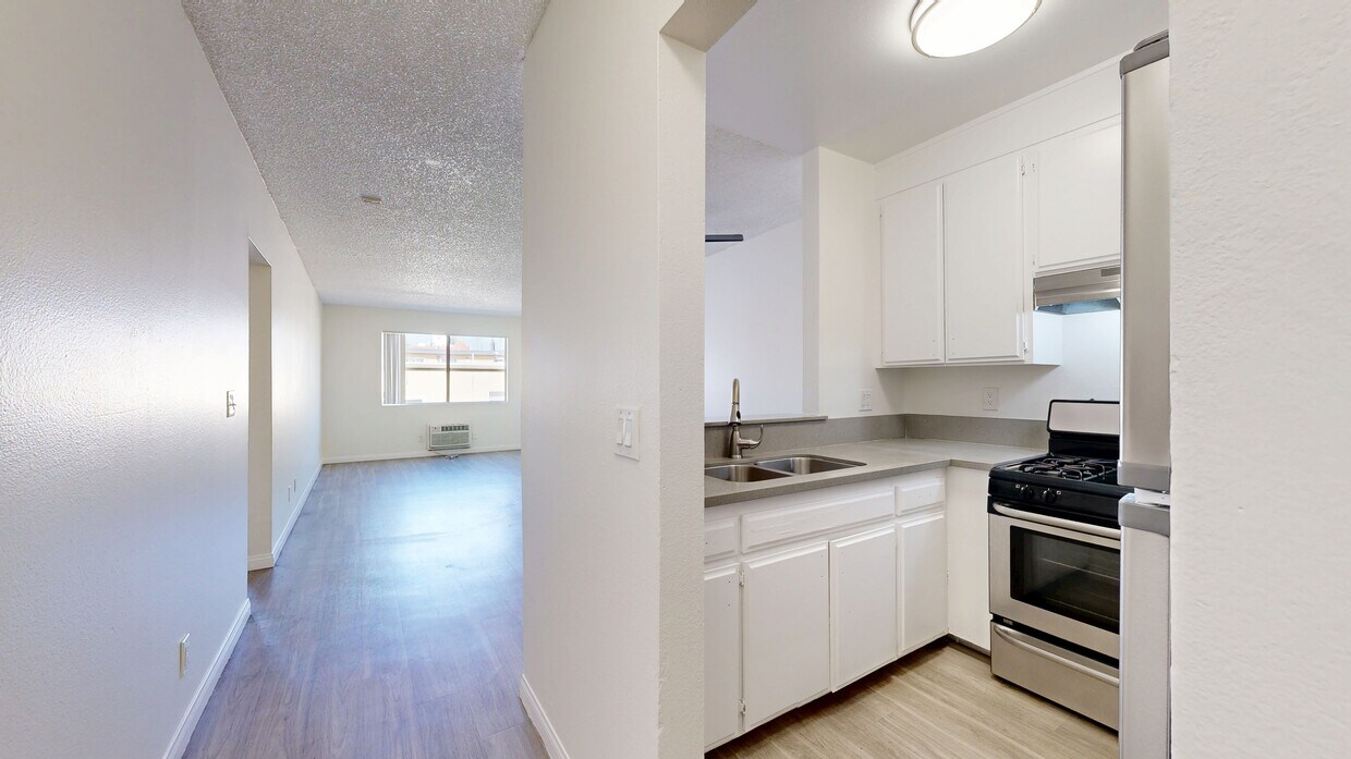 3D Tour - 229 S. Normandie Ave.