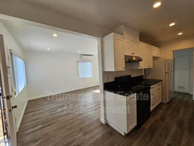 Photo - 2936 Honolulu Ave Unit D