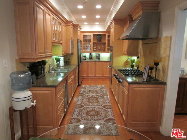 Photo - 1550 Greenfield Ave Unit 201