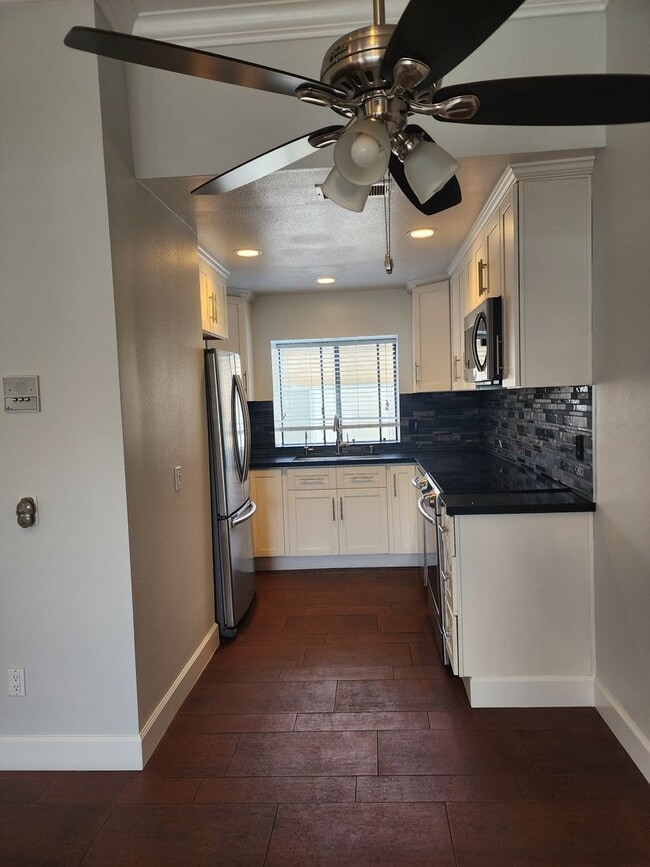 Building Photo - Desirable North Park Living - Lovely 2BR/2BA Condo Unit 7