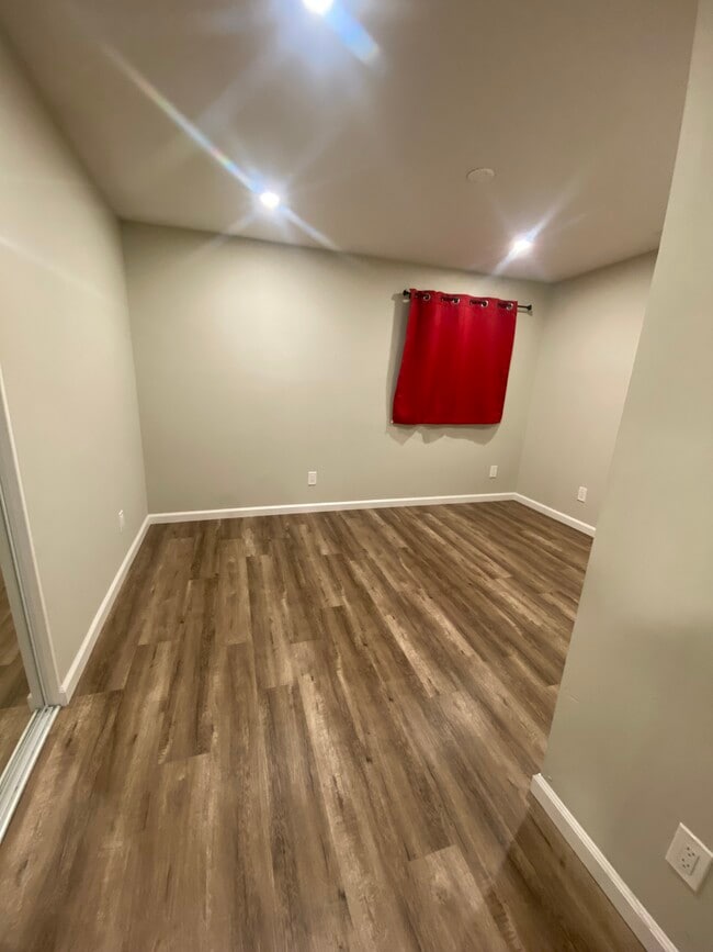 Photo - 120 Joliet Ct