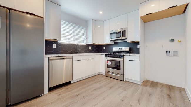 Photo - 1435 Westmoreland Ave Unit 1435