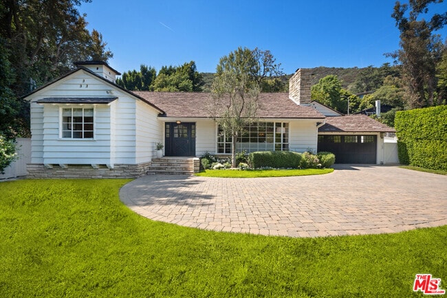 Building Photo - 2107 Coldwater Canyon Dr Rental