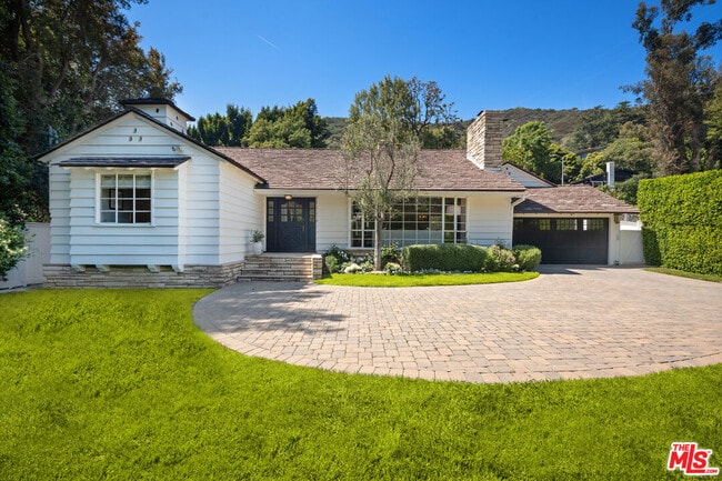 Photo - 2107 Coldwater Canyon Dr House