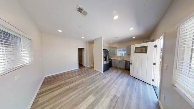 Photo - 4BD/2BA on Tipton!