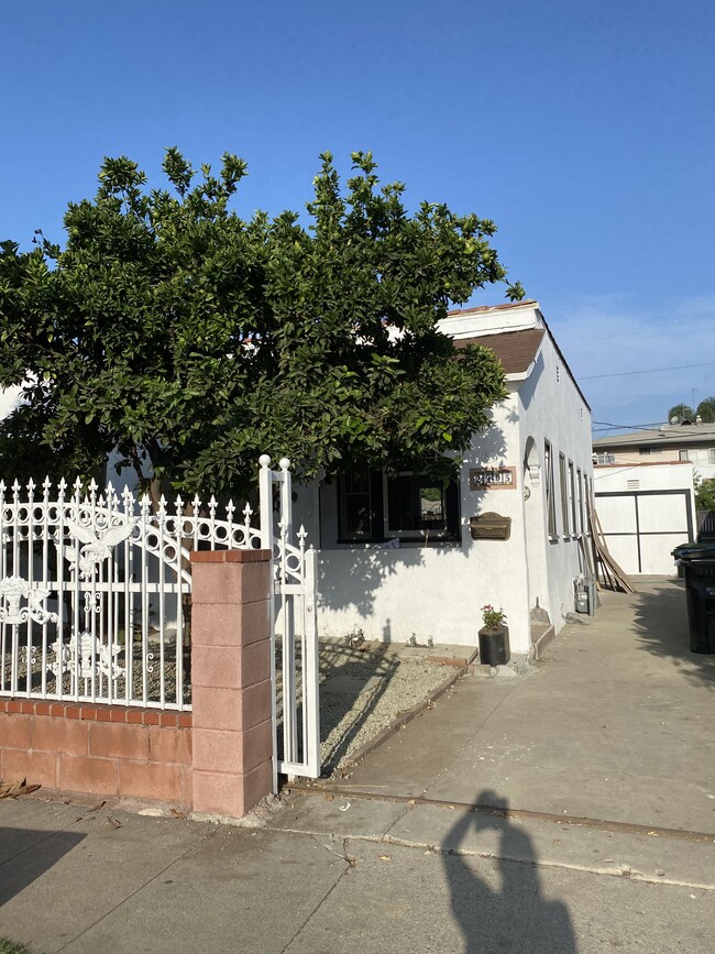 street view - 2905 S Redondo Blvd House
