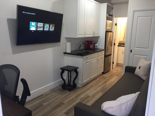 Building Photo - 229 5th Pl Unit B Rental