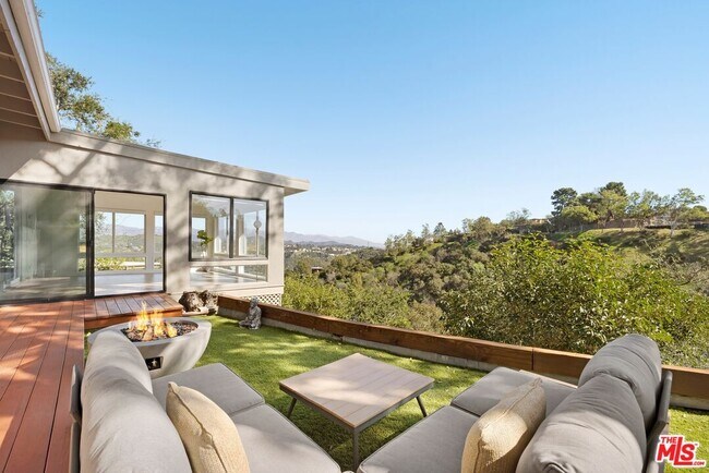 Photo - 2204 Ridgemont Dr