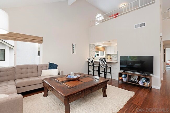 Photo - 542 Via De La Valle