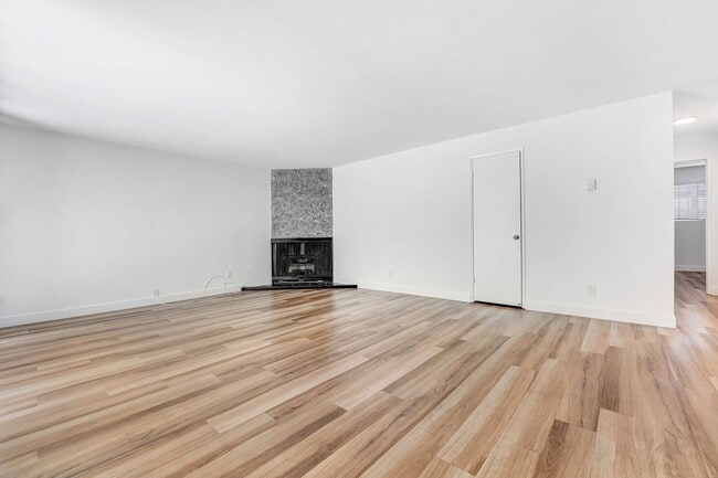 Photo - 843 18th St Unit 03