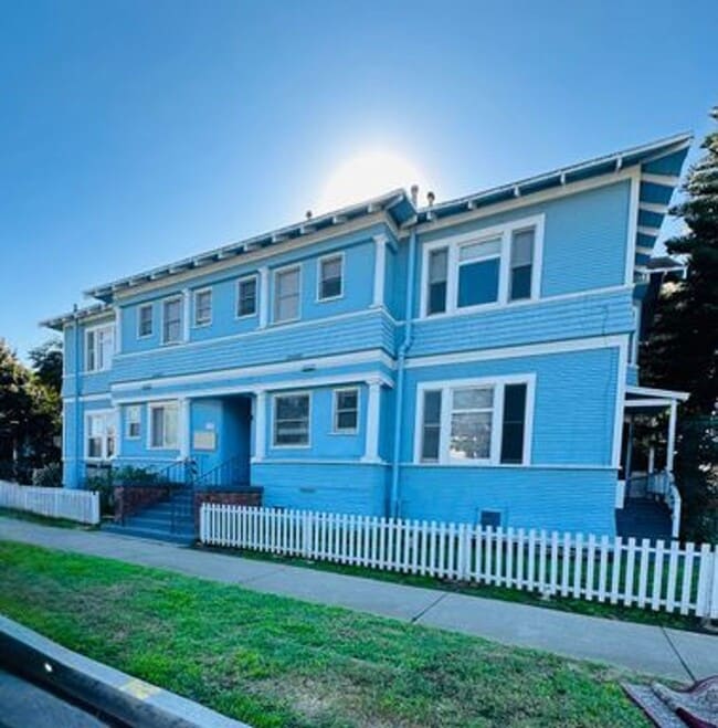 Building Photo - 307 Unit 1106 E. 1st Street