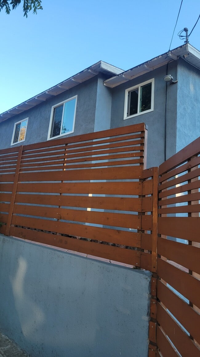 Building Photo - 1160 Sanborn Ave Rental