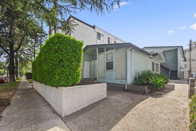 Building Photo - 4323 Van Nuys Blvd Rental