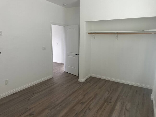 Photo - 15122 Burbank Blvd