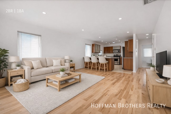 Building Photo - 1119 Cochran Ave Unit 2