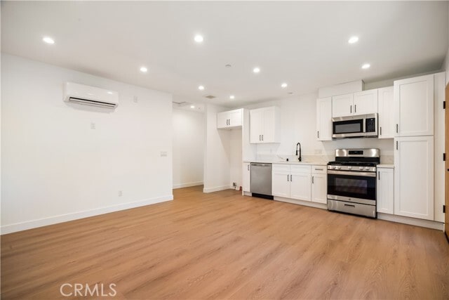 Photo - 6933 Jellico Ave